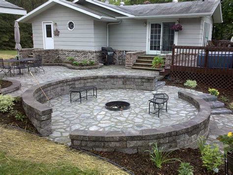 Flagstone Fire Pit Patio | FIREPLACE DESIGN IDEAS