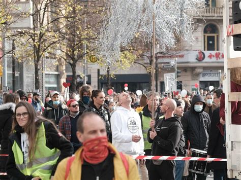 Eskalation in Frankfurt Demo aufgelöst Wasserwerfer gegen