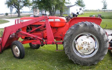 AC Allis Chalmers D17 Series IV tractor for sale