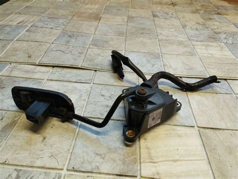 NISSAN MICRA III K12 Throttle Pedal 18002AX700 18238167 Used Parts