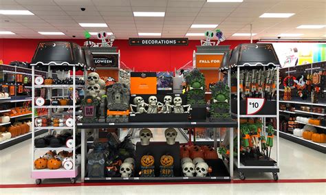 It's Spooky Season: 2023 Halloween Retail Trends | RetailNext