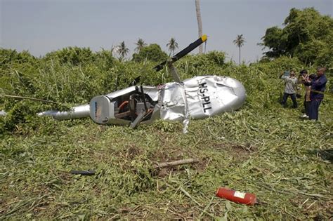 Not Cias E Hist Rias Sobre Avia O Helic Ptero Cai Perto De Templo Na