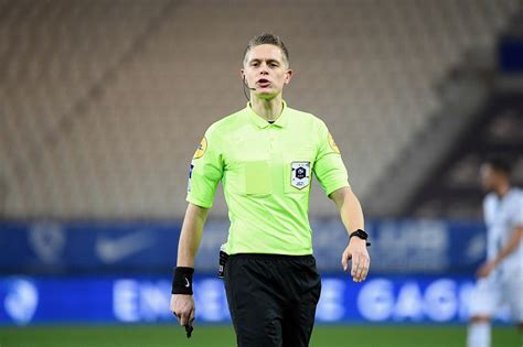 Ligue 2 Les Arbitres De La 34e Journée Dévoilés Maligue2