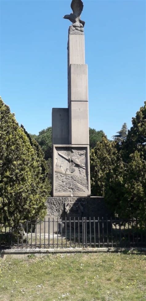 Monumento Ai Caduti DellAeronautica Viterbo Pietre Della Memoria