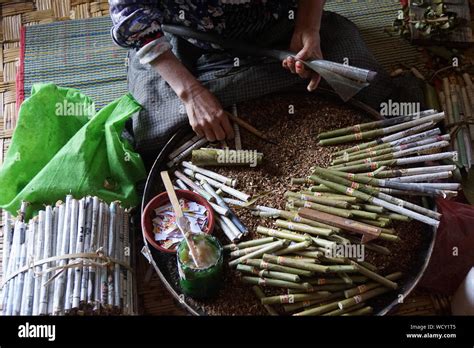 Beedi High Resolution Stock Photography and Images - Alamy