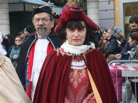 A Savona Inizia Il Carnevale Sbarcato Re Cicciolin In Piazza Sisto