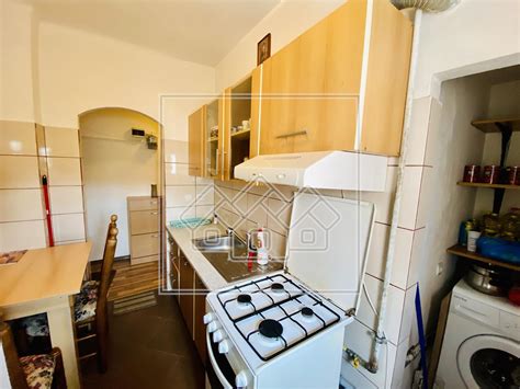 Apartament De Vanzare In Sibiu Camere Si Balcon Zona Terezian