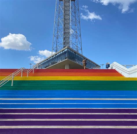 Bras Lia Comemora Orgulho Lgbt De Forma In Dita Al Bras Lia