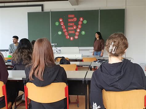 Gegen Extremismus Gewalt Und Radikalisierung Karoline Breitinger Schule