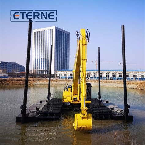 Multi Functional Amphibious Excavator For Waterlogged And Hard To Reach