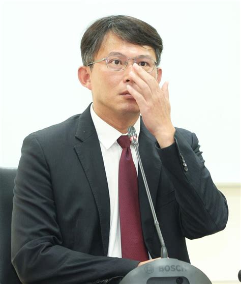 「蔥師表」成話題 黃國昌：尊重網友創意會找時間看 台灣即時 台灣 世界新聞網