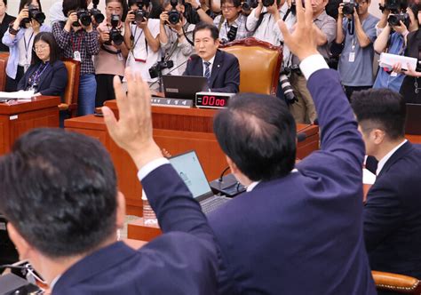 정청래 ＂반대청문회도 열자＂′尹 탄핵반대 청원′ 5만명 넘어 국회로