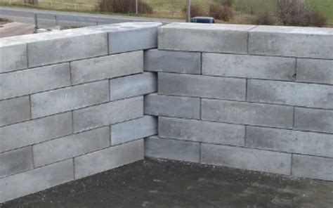 Build Walls At Any Angle With Round Concrete Blocks Block Moulds