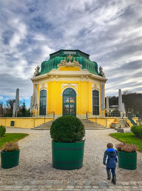 Schönbrunn Zoo in Vienna | Henry and Andrew's Guide