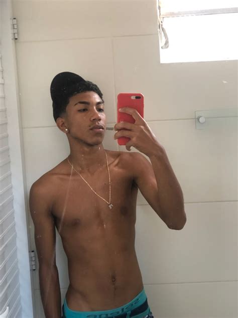 Pin De Gui Paz Em Fotos De Rapazes Fotos De Homens Rapazes Sensuais