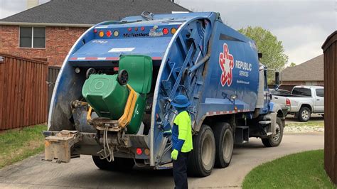 Republic Services Rear Loader Garbage Truck With Gripper Tipper Youtube