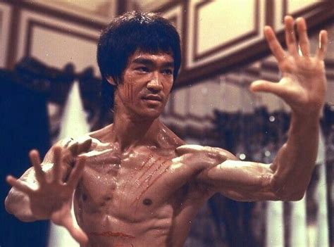 Pin By Luca On Bruce Lee Bruce Lee Bruce Lee Photos Bruce Lee Pictures