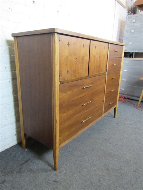 Saga Chest Of Drawers By Broyhill Premier At 1stdibs Broyhill Saga Dresser Broyhill Saga