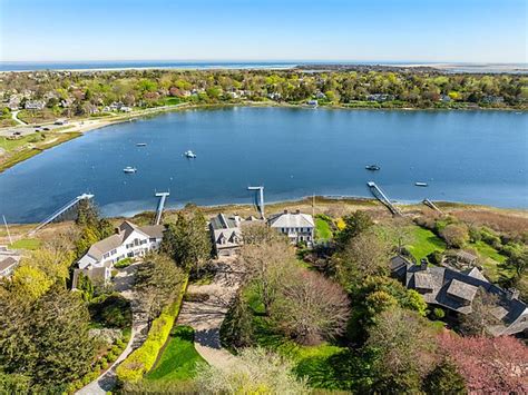 23 Oyster Pond Lane Chatham Ma 02633 Mls 22402360 Zillow