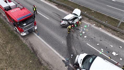 Powa Ny Wypadek Na Dk Pod P Ockiem Jedna Osoba Trafi A Do Szpitala