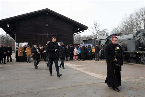 Pami Tamy Mi Dzynarodowy Dzie Pami Ci O Ofiarach Holokaustu