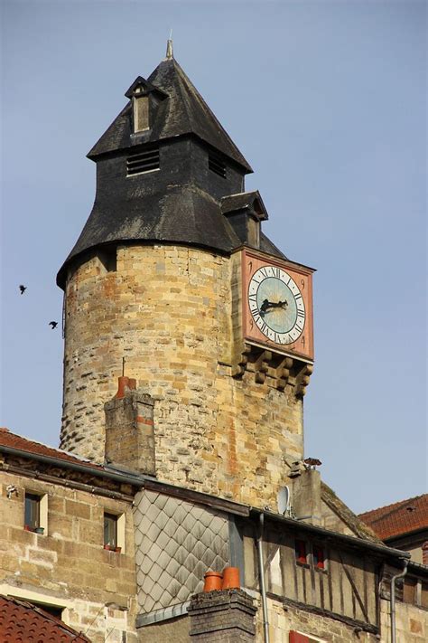 Tour De L Horloge D Tail Un Des Rares Vestiges Des Fortifications