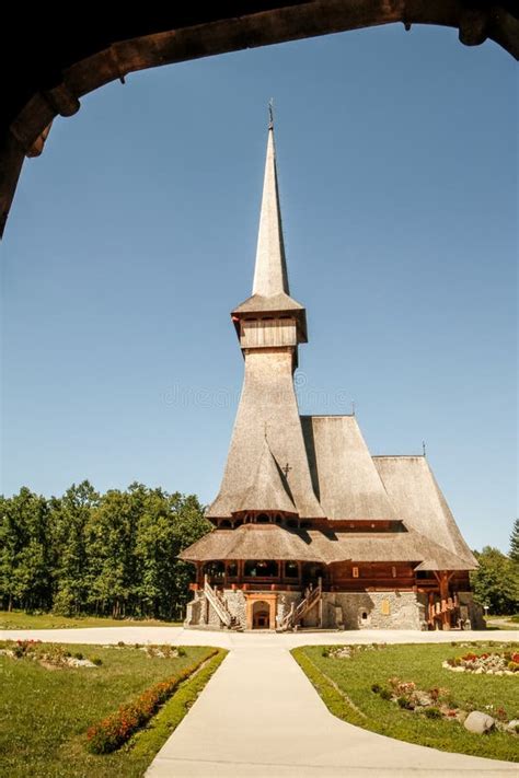 De Hoogste Houten Kerk Sapanta Peri Maramures Stock Foto Image Of