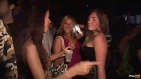 NAKED COLLEGE COEDS Scene Porn Videos