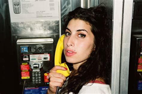 Unseen Pictures of Amy Winehouse Before the Fame – Fubiz Media