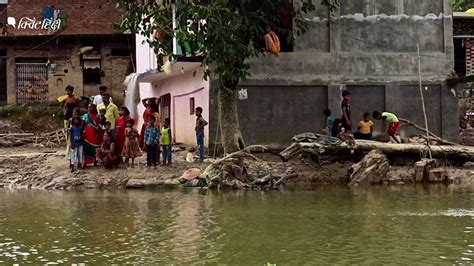 Gorakhpur Flood गोरखपुर ग्राउंड रिपोर्ट बाढ़ में बर्बाद घर और खेत