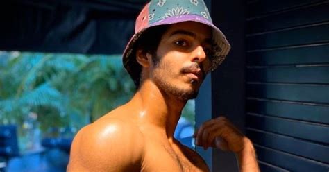 Shirtless Bollywood Men Ishaan Khattar Poses Topless