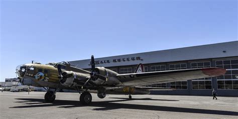 B 17 Flying Fortress Crash B 17 Crashes In Connecticut