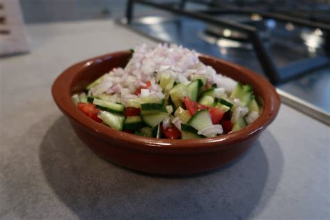 Salad Shirazi Komkommer En Tomaat Salade Familierecept Azhar