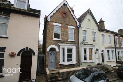 Longley Road Rochester 3 Bed End Of Terrace House £325 000