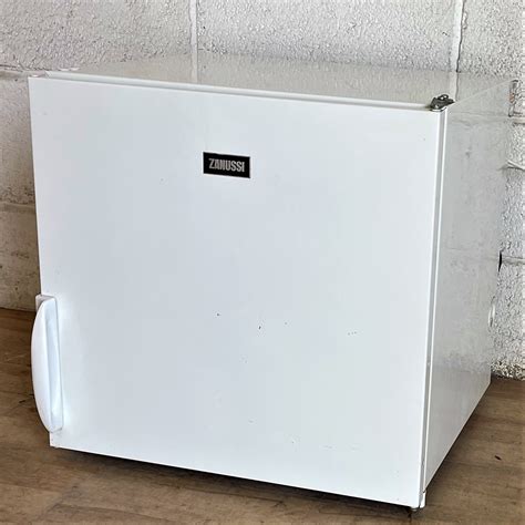 ZANUSSI Small Refrigerator 9122 - Allard Office Furniture