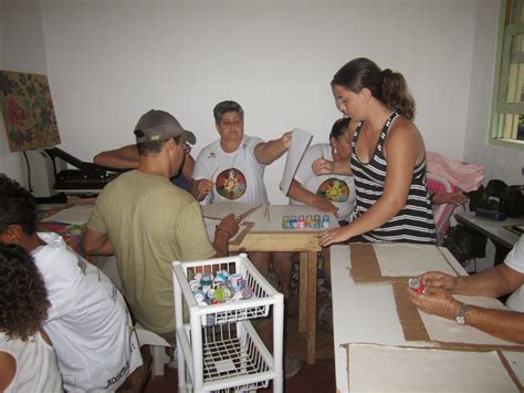 Rede Cananéia Grupo das mulheres artesãs da Enseada da Baleia