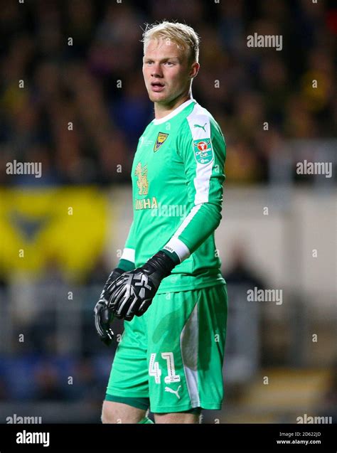 Oxford United Goalkeeper Jonathan Mitchell Stock Photo Alamy