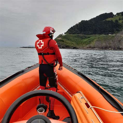 Cruz Roja Gipuzkoa on Twitter CruzRojaEnElMar A petición de 112