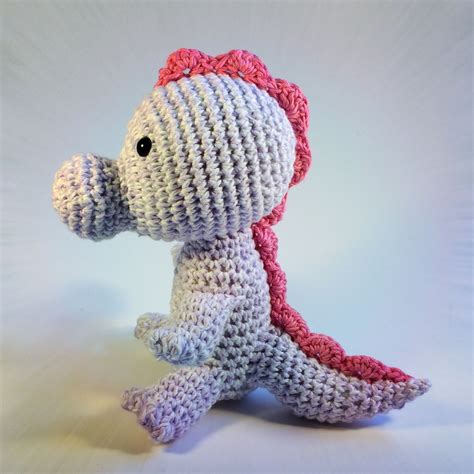 Freie Häkelanleitung Amigurumi Drache und Sommerpause beim flauschigen