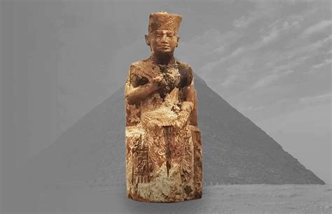 Pharaoh Khufu Statue