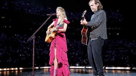 Taylor Swift The Great War Live With Aaron Dessner Youtube