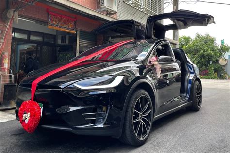 特斯拉 Model X 2017起 《嫁給我結婚禮車》 結婚禮車出租第1推薦 榮獲1000對新人推薦