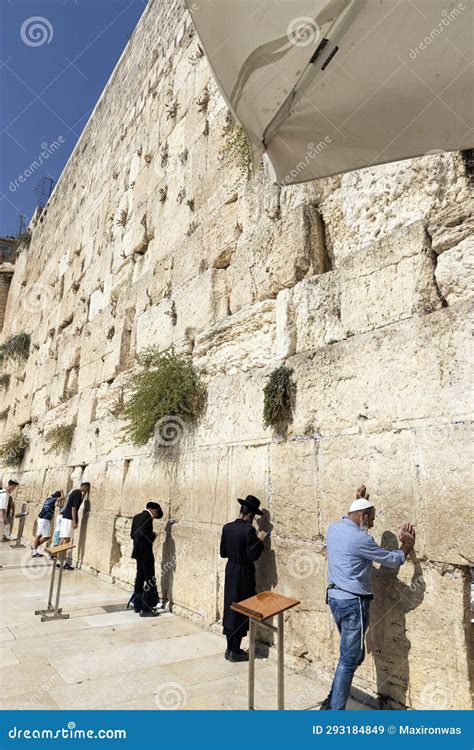 Oraciones De Israel Gerusalem En El Muro Occidental Imagen De Archivo