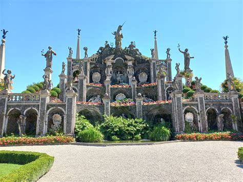 Palazzo Borromeo Italia It