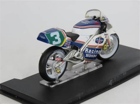 Honda NSR 250 Luca Cadalora 1991 IXO Altaya 1 24 Moto A035 Aukro