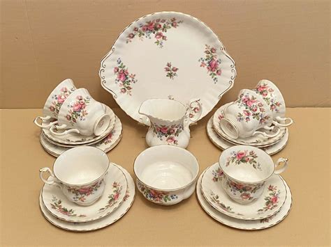 Royal Albert Bone China England Moss Rose Teacup Saucer Set 15 00