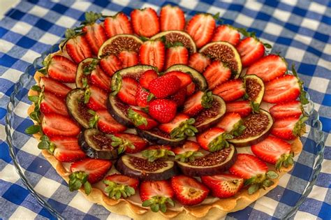 Meyveli Tart Tarifi Nasıl Yapılır Yemek