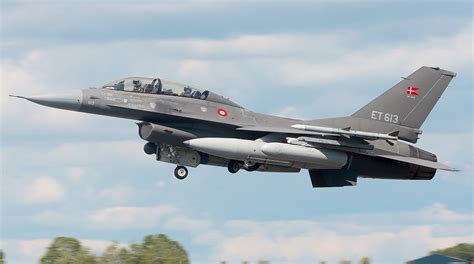 Ukrainian Pilots Begin Training In France Before F 16 Transition