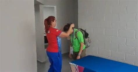 El Emotivo Momento En Que Una Atleta Cubana Devuelve La Medalla A Una