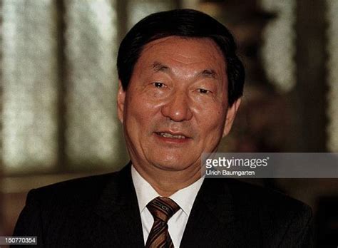 Zhu Rongji Li Peng China Photos and Premium High Res Pictures - Getty ...